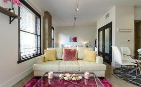 Modern Loft With Rooftop Lounge In Dtla